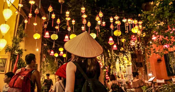 trung thu hoi an 2 1725813227782456610965 209 31 900 1350 crop 17258132824401835690995