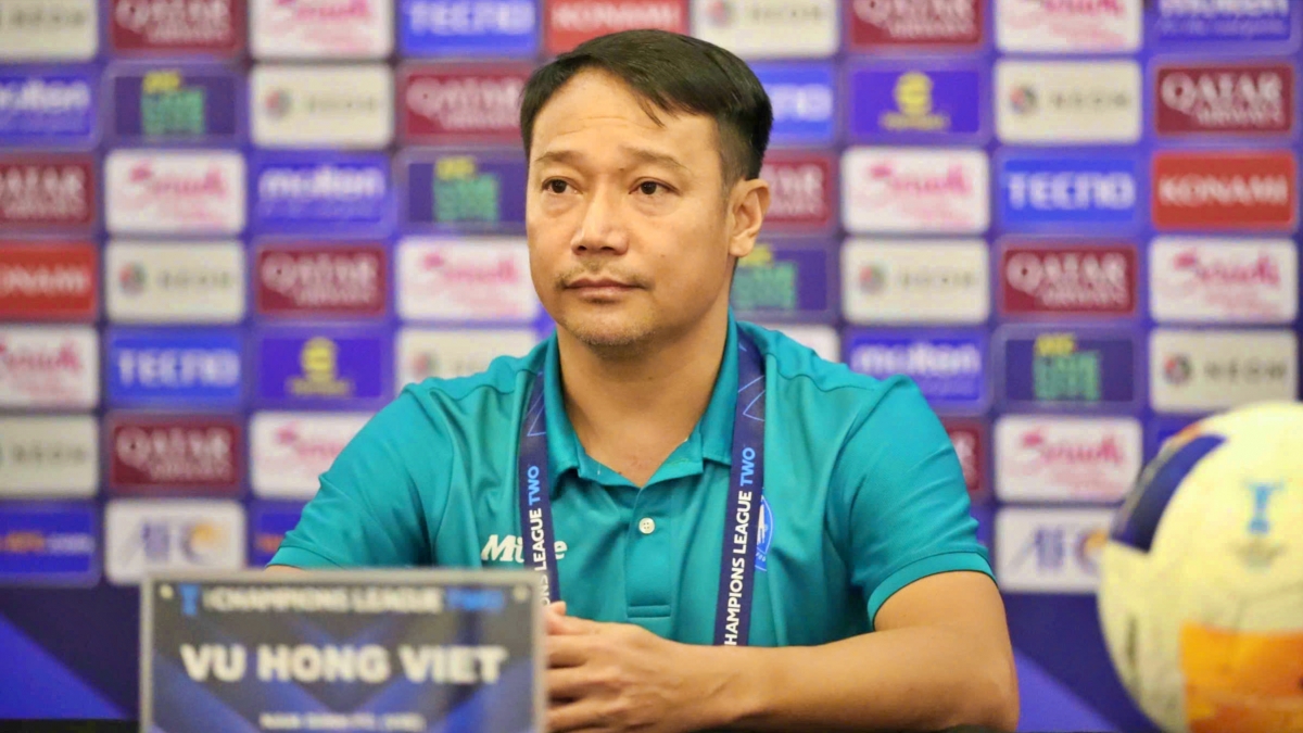 hlv vu hong viet tuyen bo gieo sau cho tampines rovers o cup c2 chau A hinh anh 1