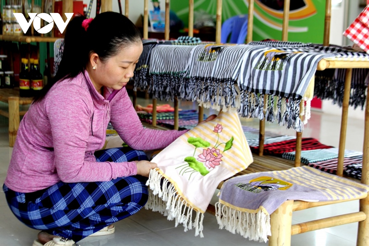 lang nghe tram tuoi tai Dong thap thu hut khach trai nghiem hinh anh 11