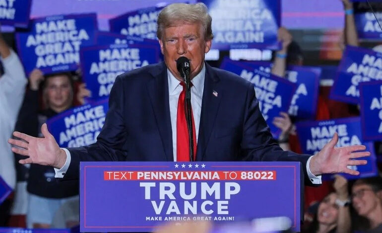 Chứng khoán Việt mừng chiến thắng cùng ông Donald Trump, VN-Index lấy lại mốc 1.260 điểm 1 2024 09 29t203635z 1049245515 rc2kaaaa4j47 rtrmadp 3 usa election trump 1727672373