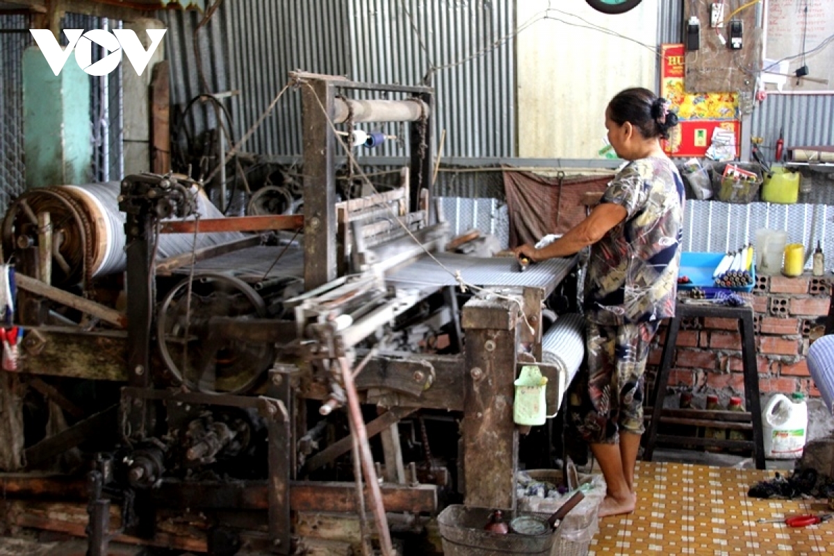 lang nghe tram tuoi tai Dong thap thu hut khach trai nghiem hinh anh 2