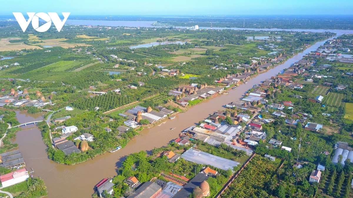 vuong quoc gach gom do vinh long chuan bi to chuc festival hinh anh 2