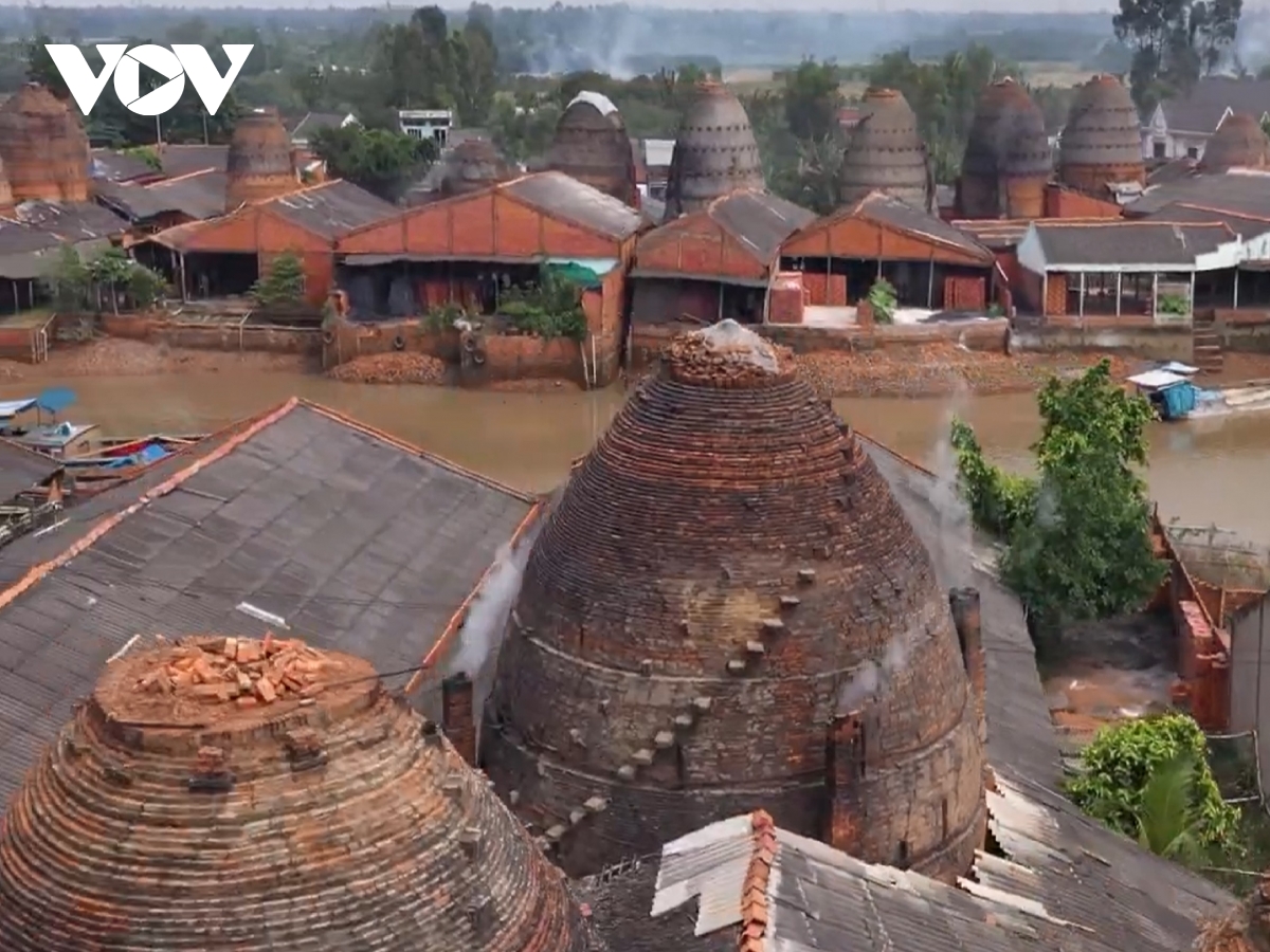 vuong quoc gach gom do vinh long chuan bi to chuc festival hinh anh 7