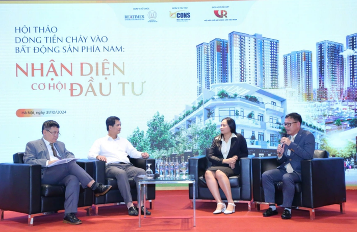 Các đại biểu tại phiên tọa đàm: Dòng tiền chảy vào phân khúc nhà ở thương mại phía Nam - Nhận diện cơ hội đầu tư anh-chup-man-hinh-2024-10-31-luc-54446-ch.png