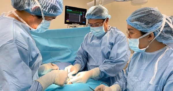 Hợp sức cứu sống cháu bé vừa chào đời 1 anh tin 26 11 1732542306988345978787 63 0 376 500 crop 1732542498262467025518