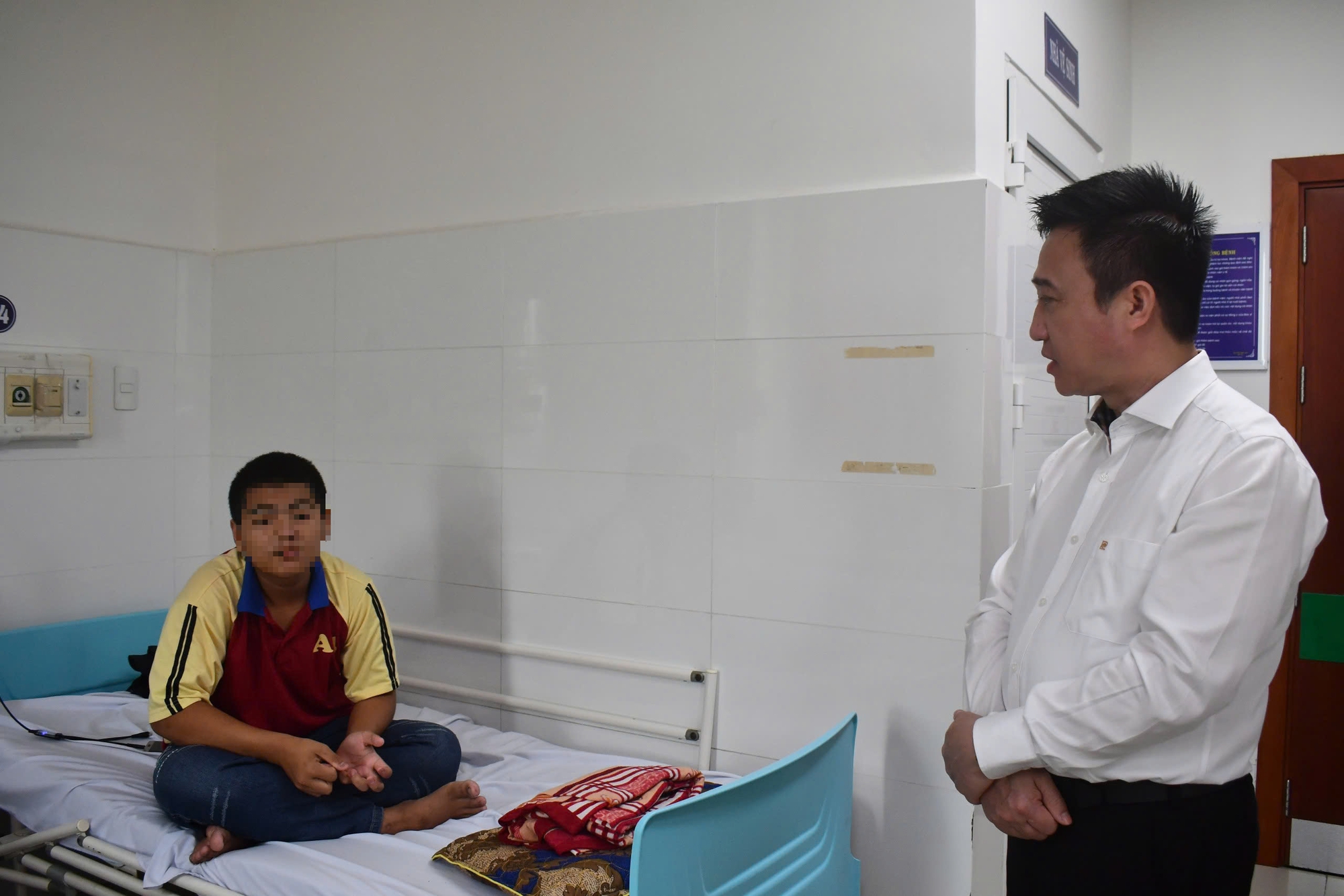 Vụ bánh mì mà ca tử vong đã ăn là của tiệm Cô Ba Bến Đình: Công an vào cuộc- Ảnh 2. Vụ bánh mì mà ca tử vong đã ăn là của tiệm Cô Ba Bến Đình: Công an vào cuộc- Ảnh 2.