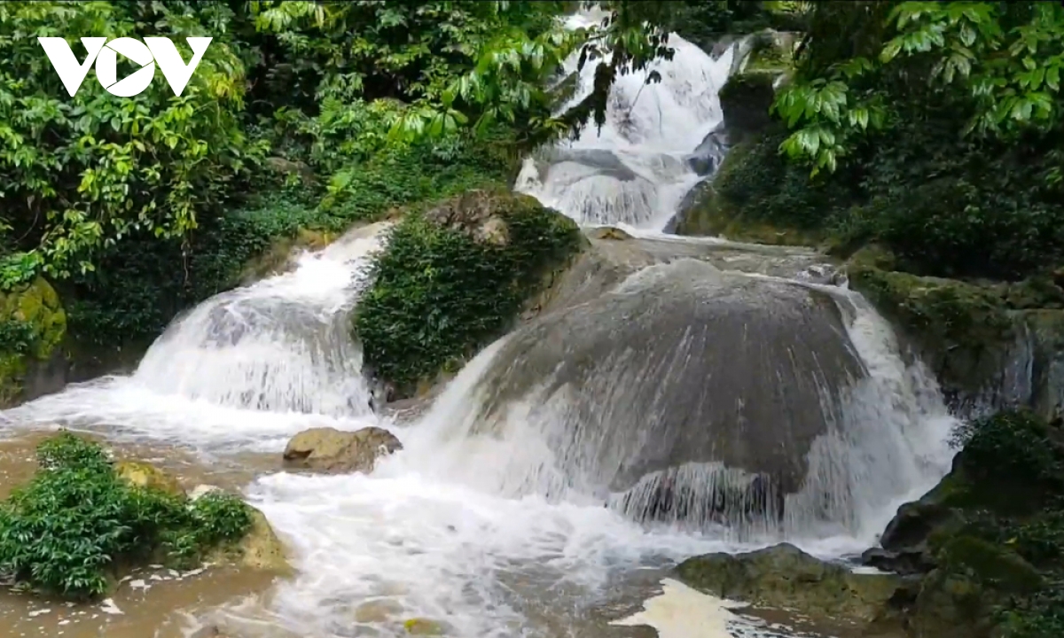 thac nuoc ky vi tren cao nguyen sin ho hinh anh 17