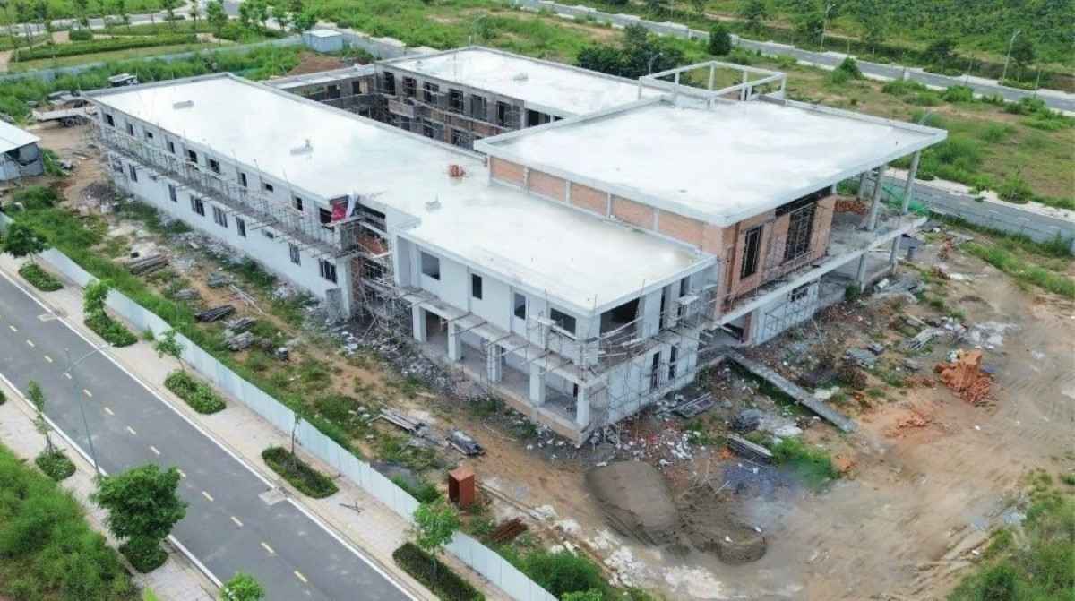 Một hạng mục công trình xã hội trong quá trình xây dựng tại dự án Gem Sky World dat-xanh-2.jpg