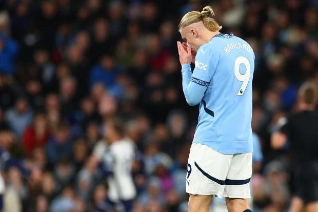 Kỷ lục đáng quên của Erling Haaland 1 dejected erling haaland manchest