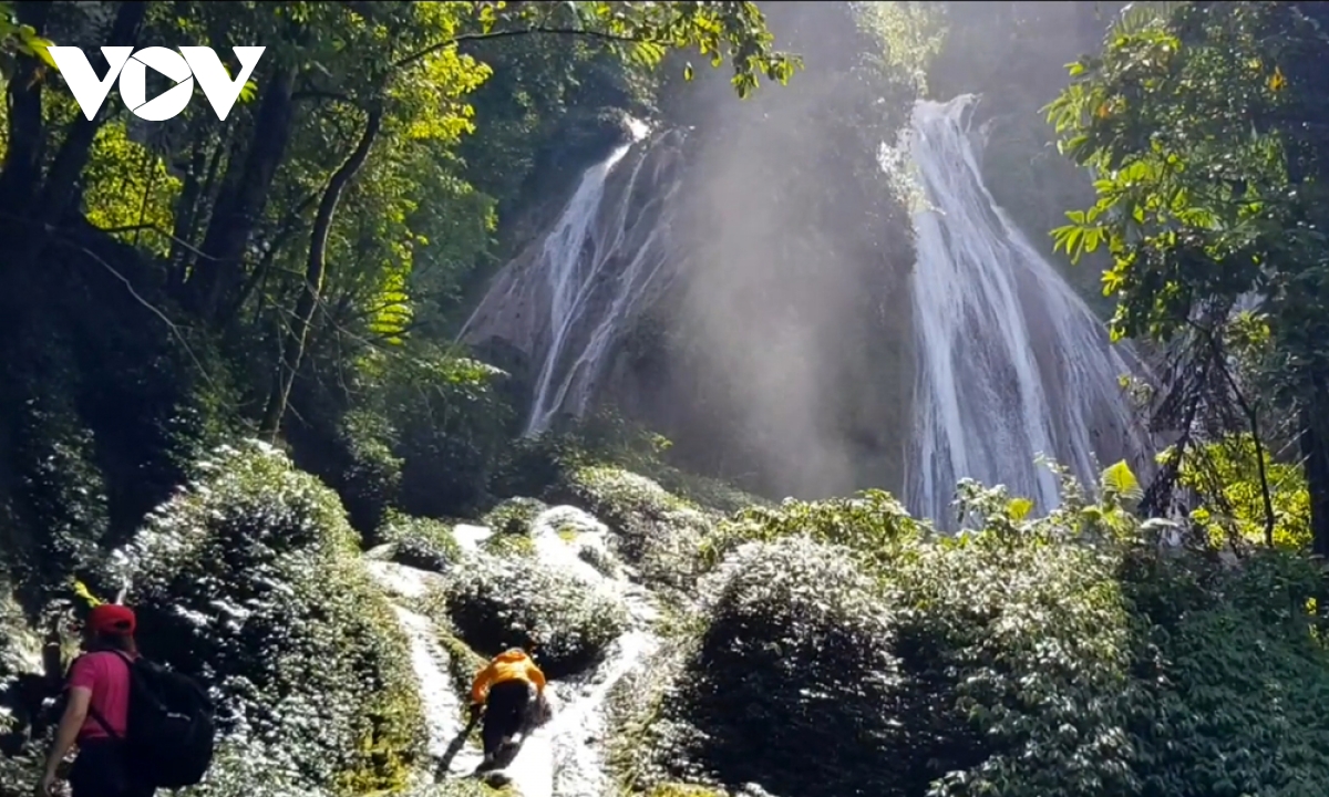 thac nuoc ky vi tren cao nguyen sin ho hinh anh 9