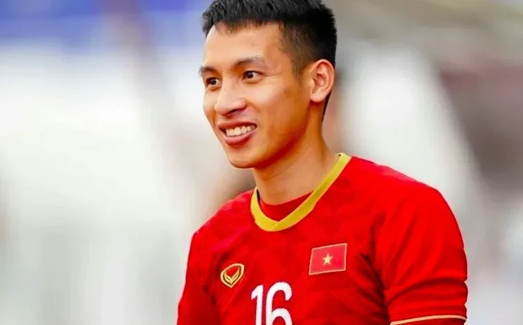 Trò cưng HLV Park Hang Seo bất ngờ nhập viện 1 do hung dung di theo con duong lam streamer cua aguero