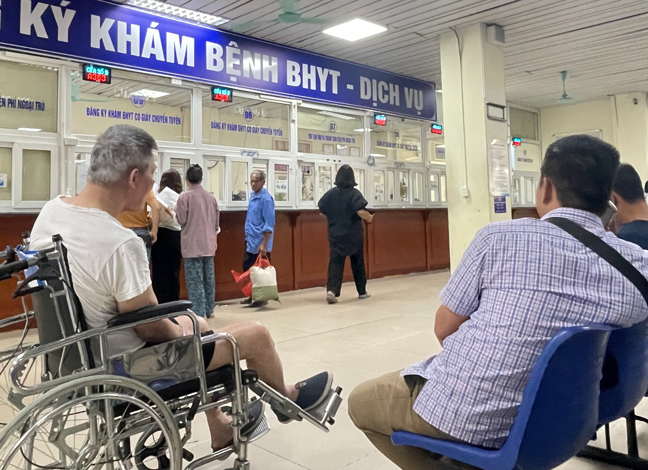 Điều chỉnh theo lương mới, giá viện phí tăng- Ảnh 2. Điều chỉnh theo lương mới, giá viện phí tăng- Ảnh 2.