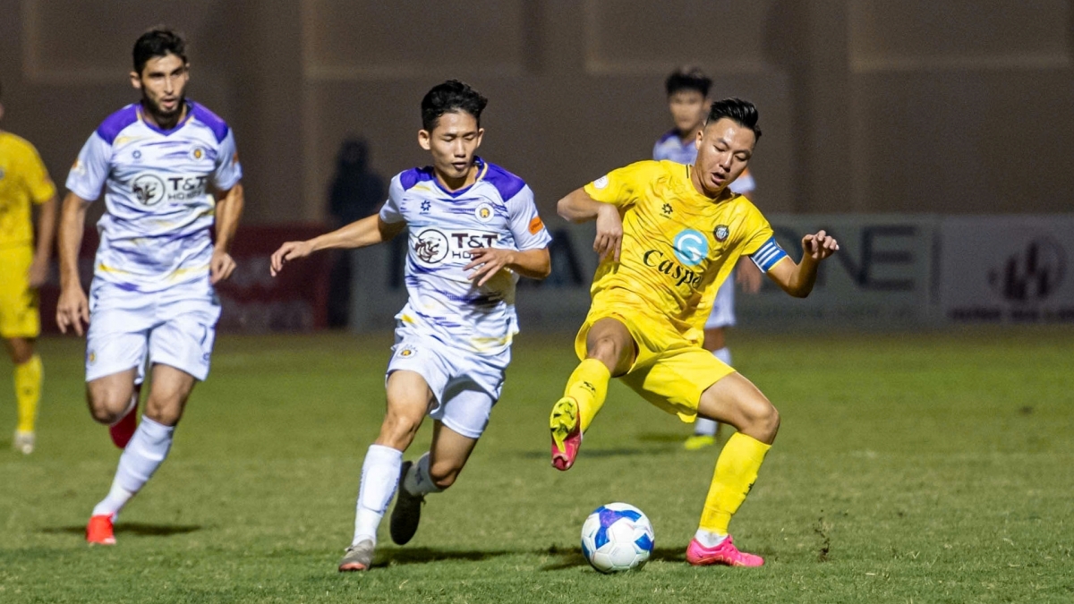 ha noi fc nhan an phat truoc tran dau voi hai phong o vong 7 v-league 2024 2025 hinh anh 1