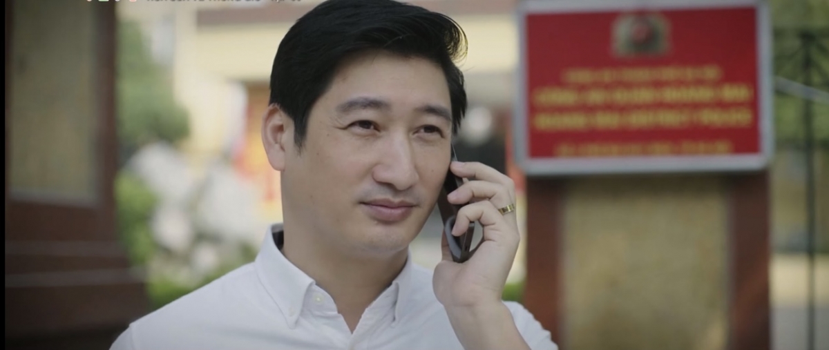 hoa sua ve trong gio tap cuoi cai ket dep cho gia dinh ba truc hinh anh 1