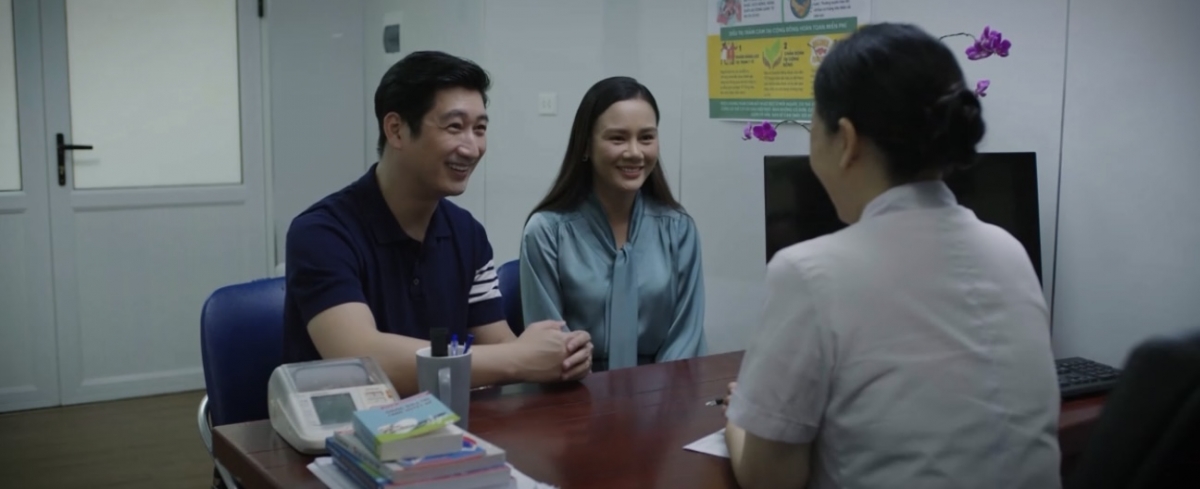 hoa sua ve trong gio tap cuoi cai ket dep cho gia dinh ba truc hinh anh 2