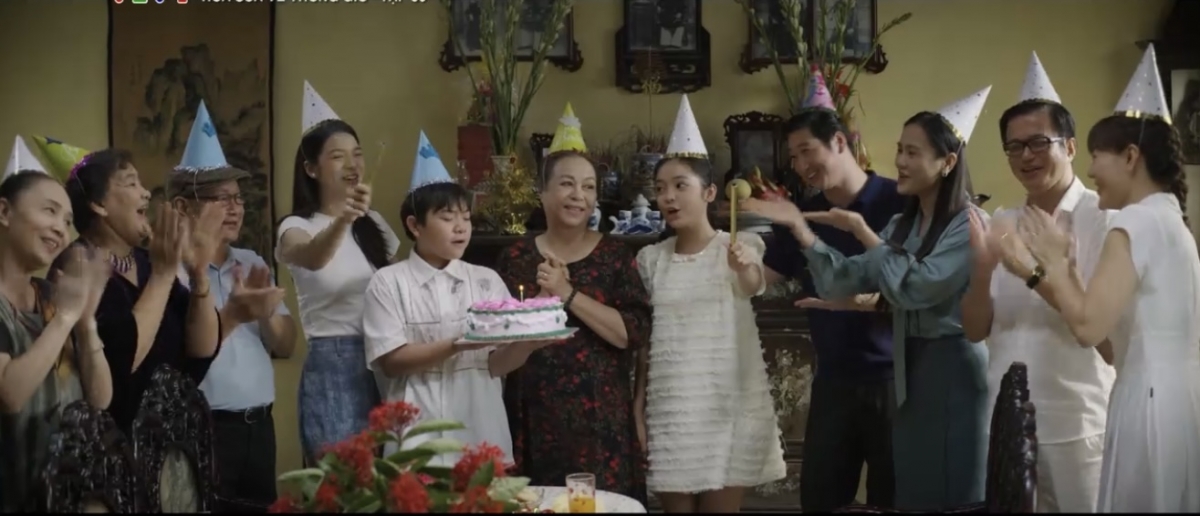 hoa sua ve trong gio tap cuoi cai ket dep cho gia dinh ba truc hinh anh 5