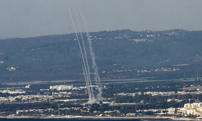 Hezbollah phóng loạt tên lửa, Israel phát báo động tại Tel Aviv 1 israel 1732450955 9287 1732451209