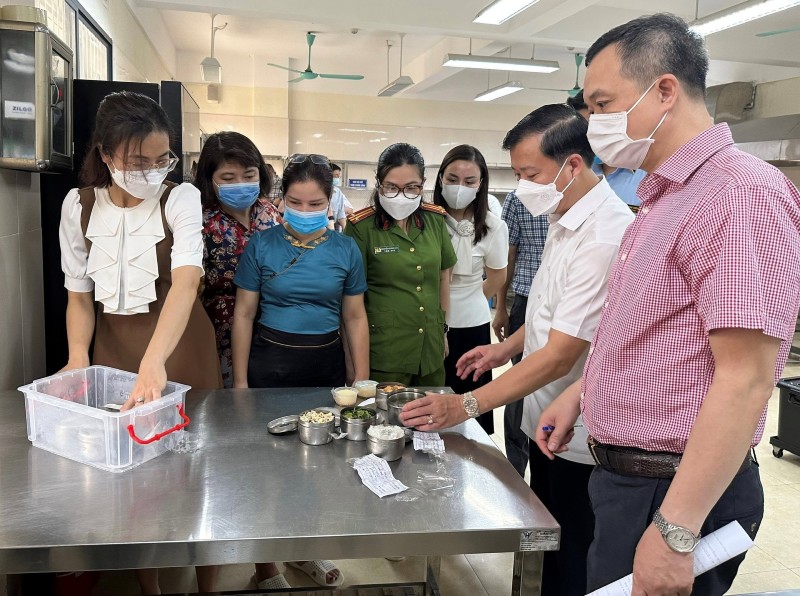 Lập 4 đoàn kiểm tra liên ngành an toàn thực phẩm Tết- Ảnh 1. Lập 4 đoàn kiểm tra liên ngành an toàn thực phẩm Tết- Ảnh 1.