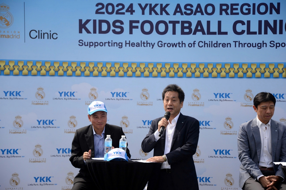 300 em nho mo coi o tp.hcm co trai nghiem tap luyen cung real madrid hinh anh 3
