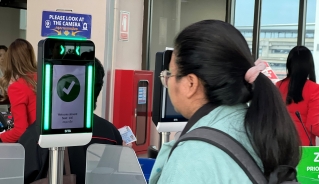 rs du khach chi can quet nhan dang khuon mat khong can xuat trinh giay to va the boarding pass khi len may bay tai san bay don muang nguon vov bangkok 2