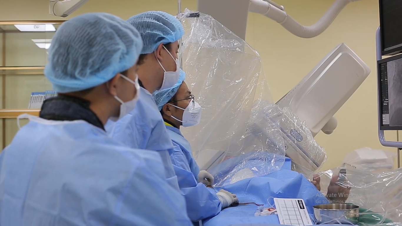 Một tài xế đường dài đột quỵ giữa đường- Ảnh 1. Một tài xế đường dài đột quỵ giữa đường- Ảnh 1.