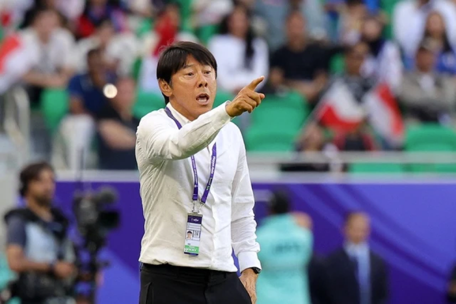 Chiến lược gia Shin Tae-yong tiếp tục phải chịu áp lực lớn về thành tích tại tuyển Indonesia. shin-2780.png