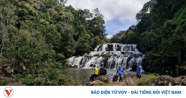 thac ba tang thu hut o huyen kbang tinh gia lai thu hut du khach