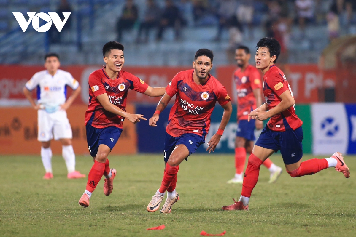 kết quả vòng 6 v-league 24 25 cahn thắng đậm Đà nẵng để dẫn đầu bảng xếp hạng hình ảnh 1 ket qua vong 6 v-league 24 25 cahn thang dam Da nang de dan dau bang xep hang hinh anh 1