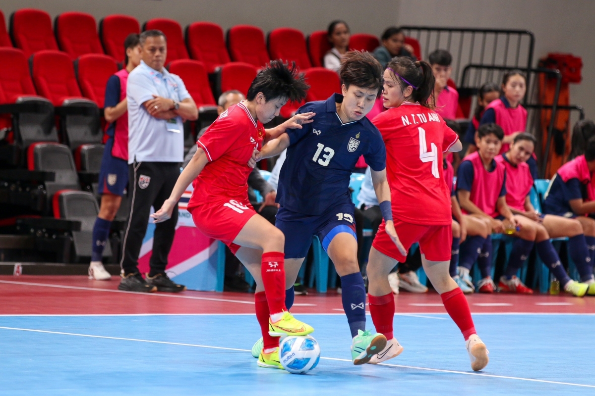 truc tiep Dt futsal nu viet nam 0-0 Dt futsal nu thai lan chuc vo dich rat gan hinh anh 12