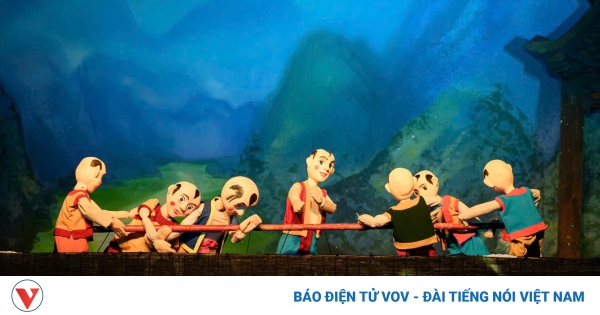 Múa rối nước "Hoàng đế cờ lau" tái hiện cuộc đời vua Đinh Tiên Hoàng 1 z5999905804710 13e14ae8faf5a8f25a96799b86461576