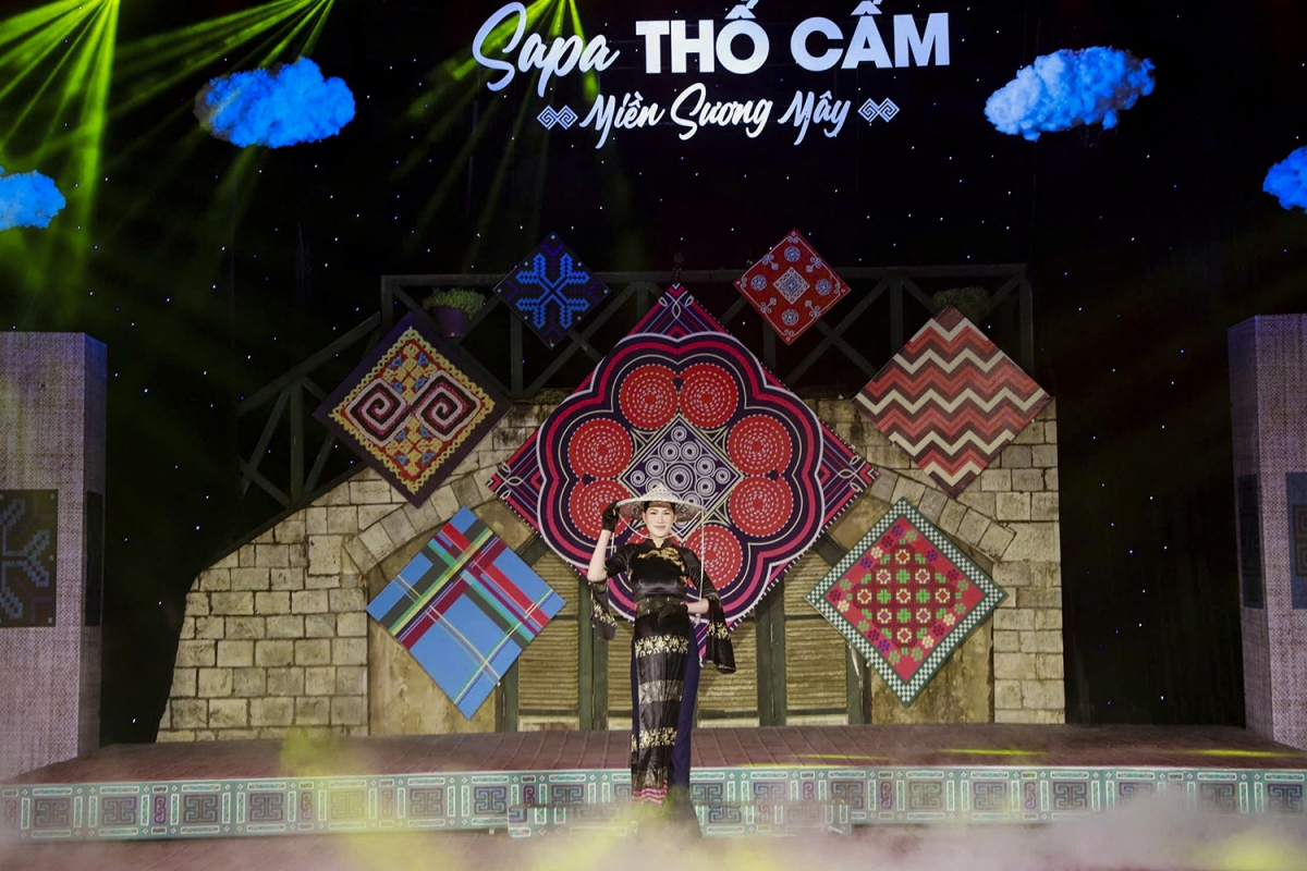 cau chuyen ve me qua bst ao dai tho cam cua ntk vu thao giang hinh anh 1