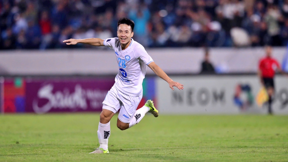 truc tiep nam Dinh 3-0 lee man xuan son bao tin vui cho hlv kim sang sik hinh anh 9