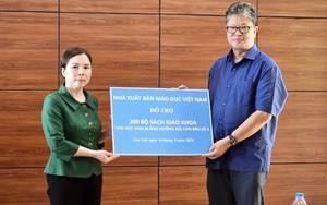 Sáng kiến "Tủ sách Tiếng Việt" đoạt giải thưởng toàn quốc về thông tin đối ngoại - Ảnh 3.