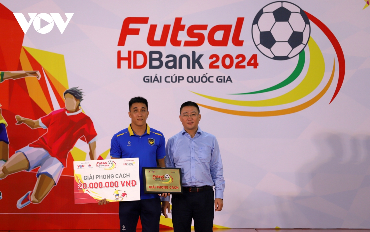 toan canh le be mac giai futsal cup quoc gia hdbank 2024 hinh anh 16