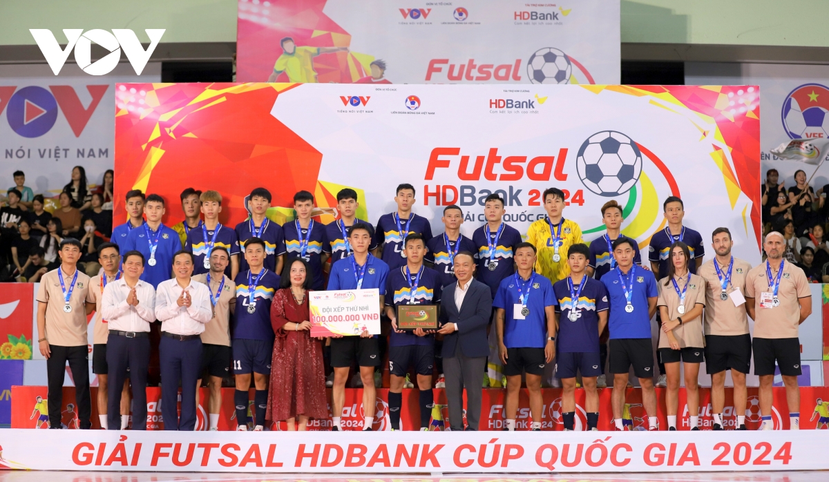 toan canh le be mac giai futsal cup quoc gia hdbank 2024 hinh anh 18