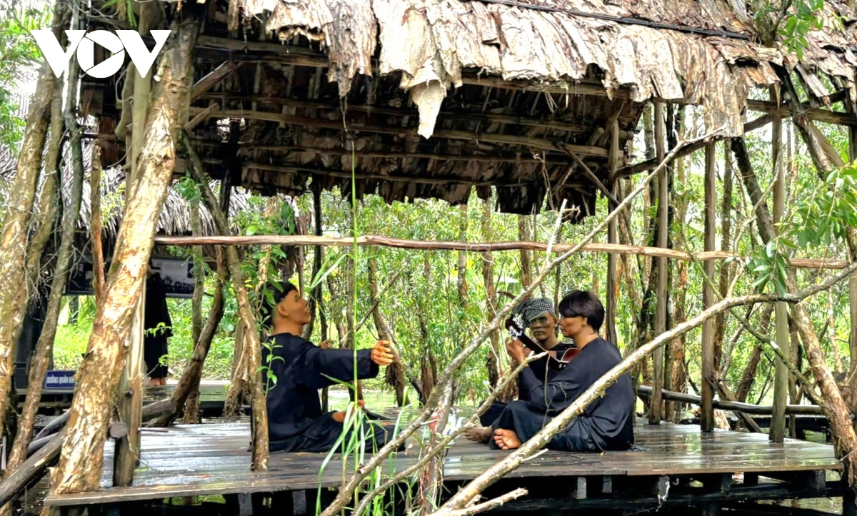 ca mau nguoi dan lam du lich 1 thang bang trong lua ca nam hinh anh 4