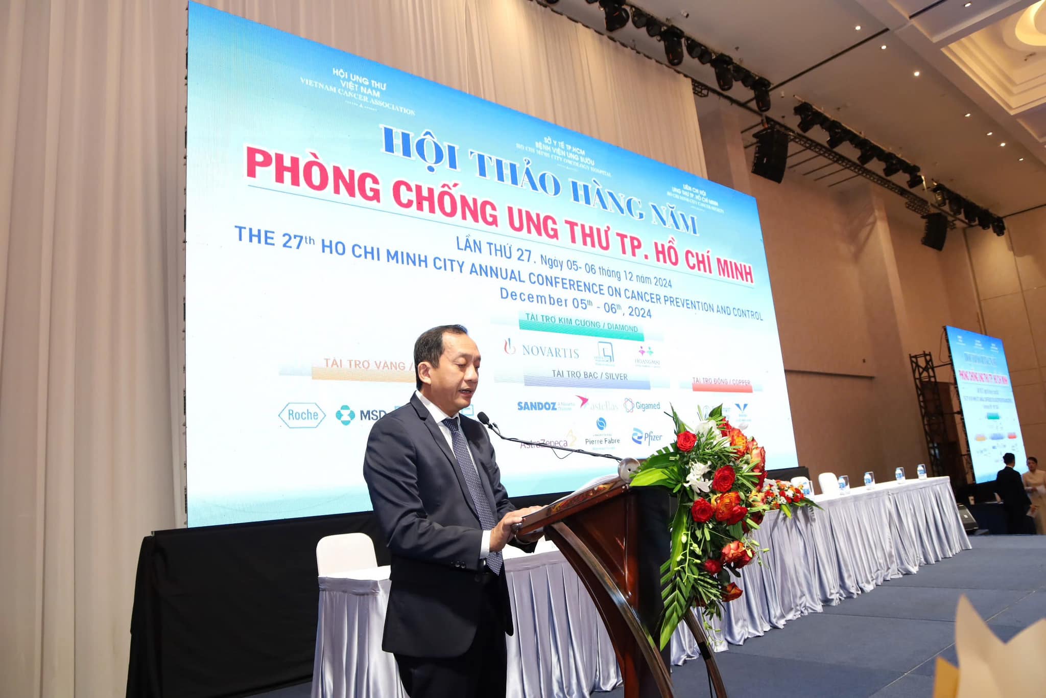 Mỗi ngày có 4.000 - 4.900 người đến khám ung thư tại Bệnh viện Ung bướu TP HCM- Ảnh 4. Mỗi ngày có 4.000 - 4.900 người đến khám ung thư tại Bệnh viện Ung bướu TP HCM- Ảnh 4.