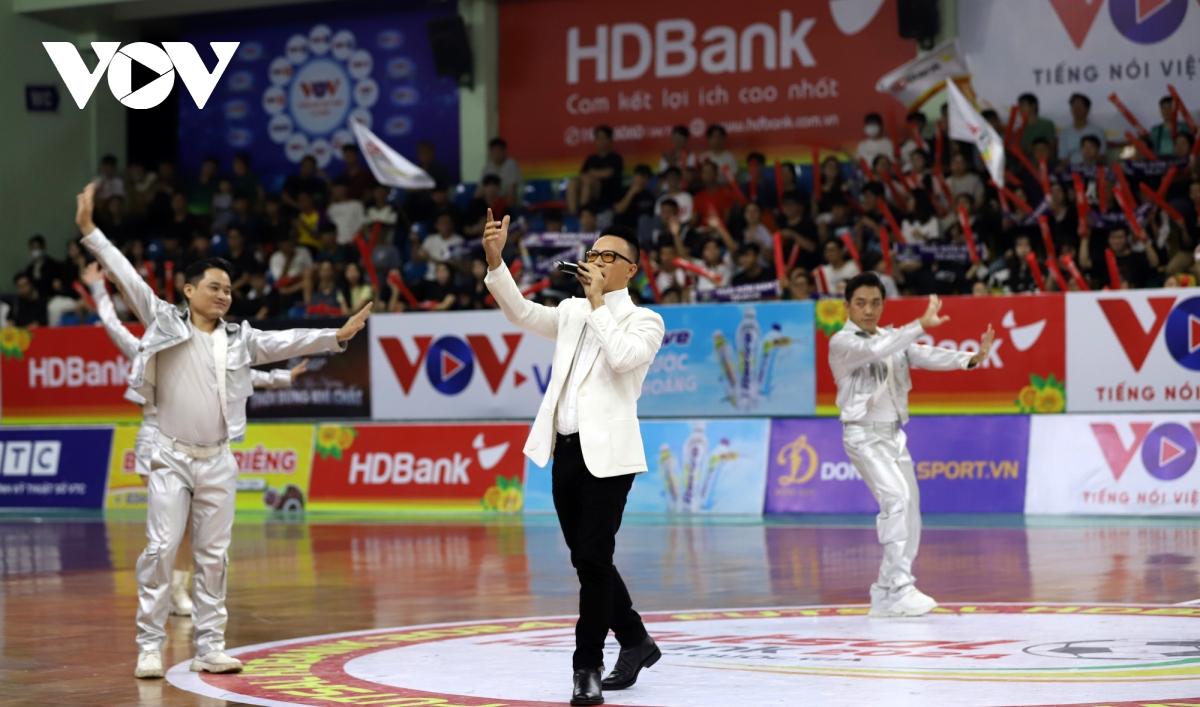 toan canh le be mac giai futsal cup quoc gia hdbank 2024 hinh anh 7