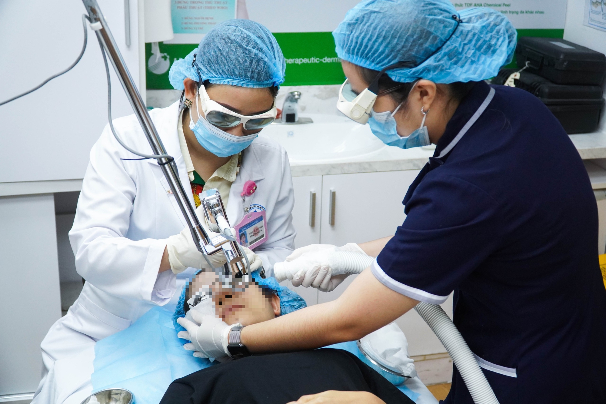 Xu hướng làm "tai Phật" cầu lộc đón Tết gia tăng- Ảnh 7. Xu hướng làm "tai Phật" cầu lộc đón Tết gia tăng- Ảnh 7.