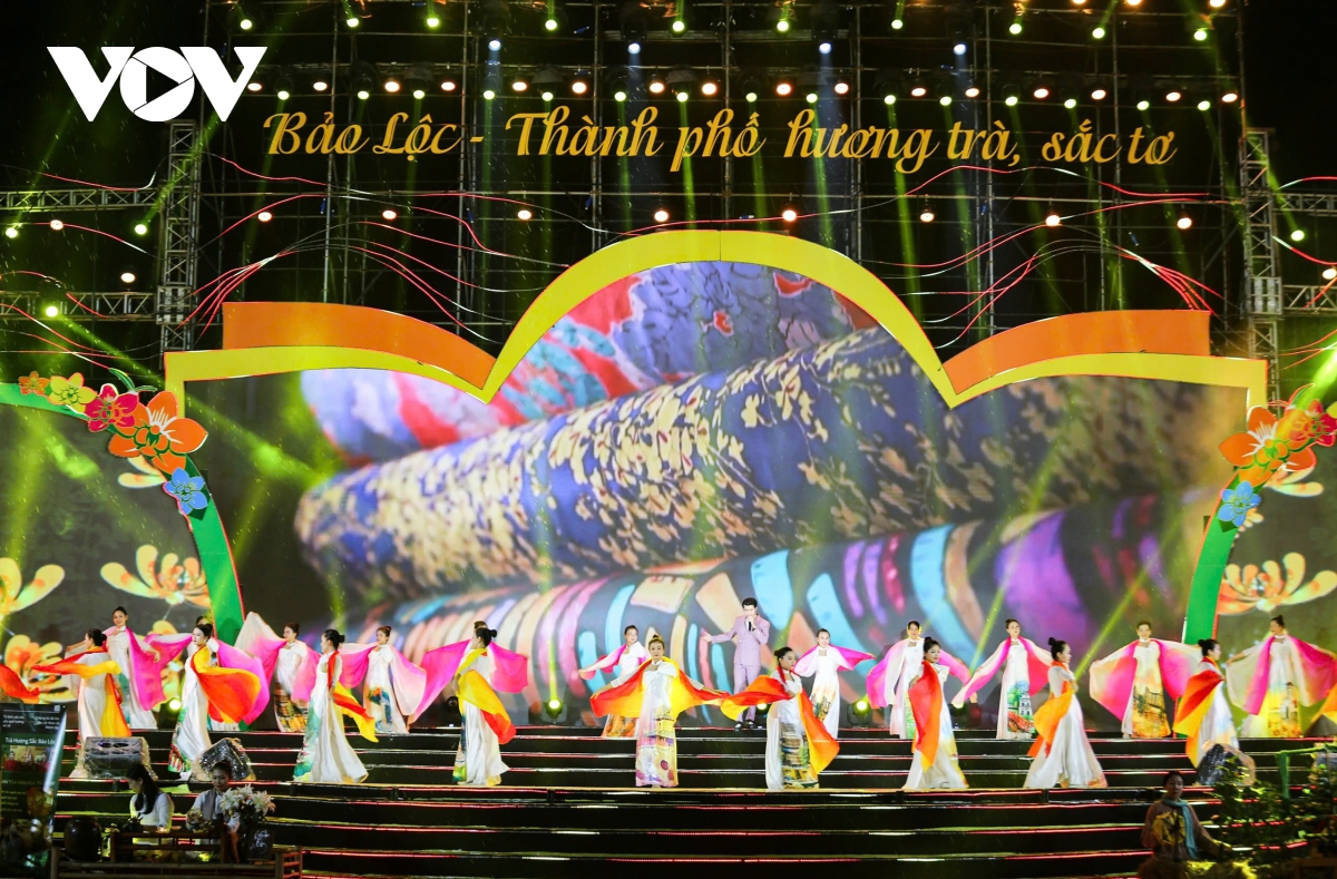 lam Dong quang ba huong tra, sac to den voi du khach hinh anh 4