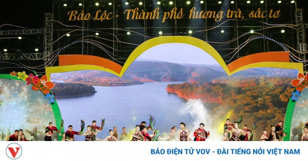chuong trinh nghe thuat bao loc thanh pho huong tra sac to dien ra tai quang truong 28 3 cua thanh pho bao loc