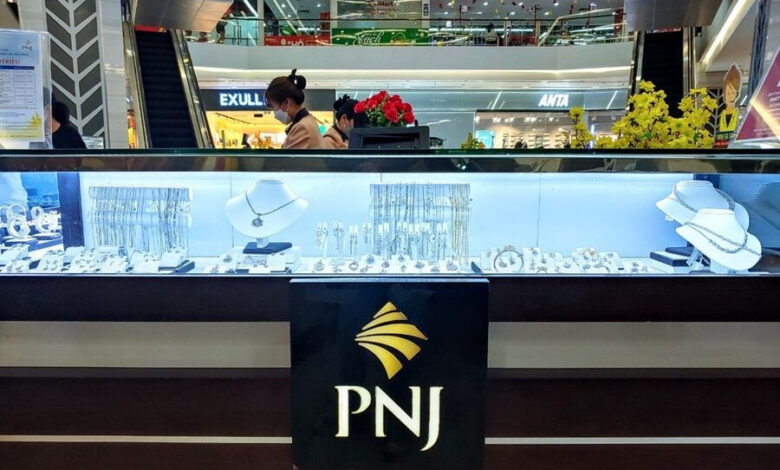 PNJ bảo lãnh khoản vay 500 tỷ đồng cho 2 công ty con 1 co phieu pnj