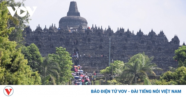 den phat giao indonesia borobudur