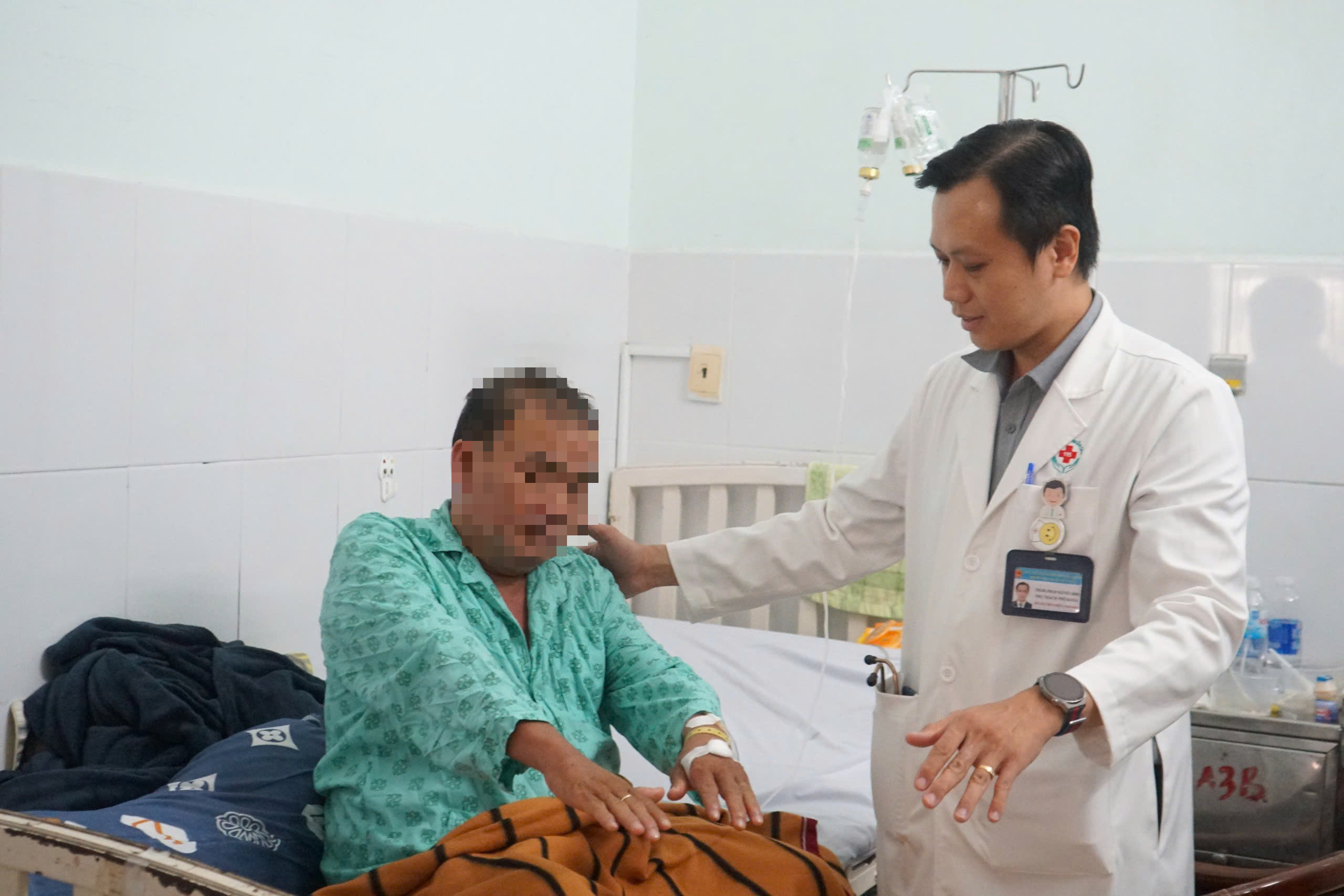"Giật mình" với con số đột quỵ tại một bệnh viện ở TP HCM- Ảnh 1. "Giật mình" với con số đột quỵ tại một bệnh viện ở TP HCM- Ảnh 1.
