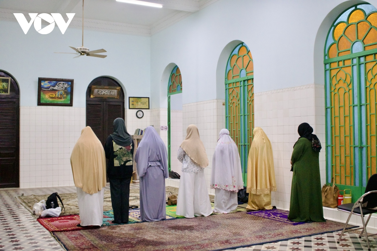 tp.hcm can danh thuc du lich halal hinh anh 4