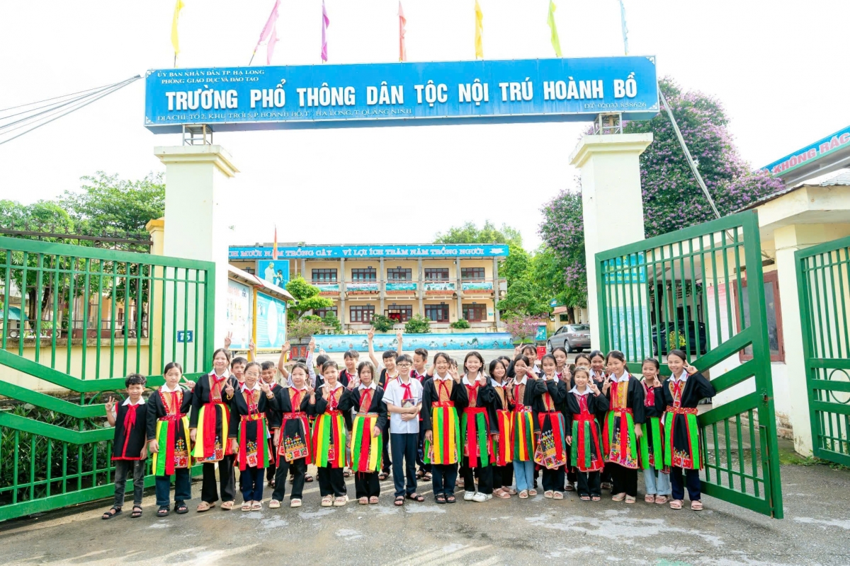 cau chuyen truyen cam hung van hoa doc cua cau hoc sinh nguoi dao hinh anh 2