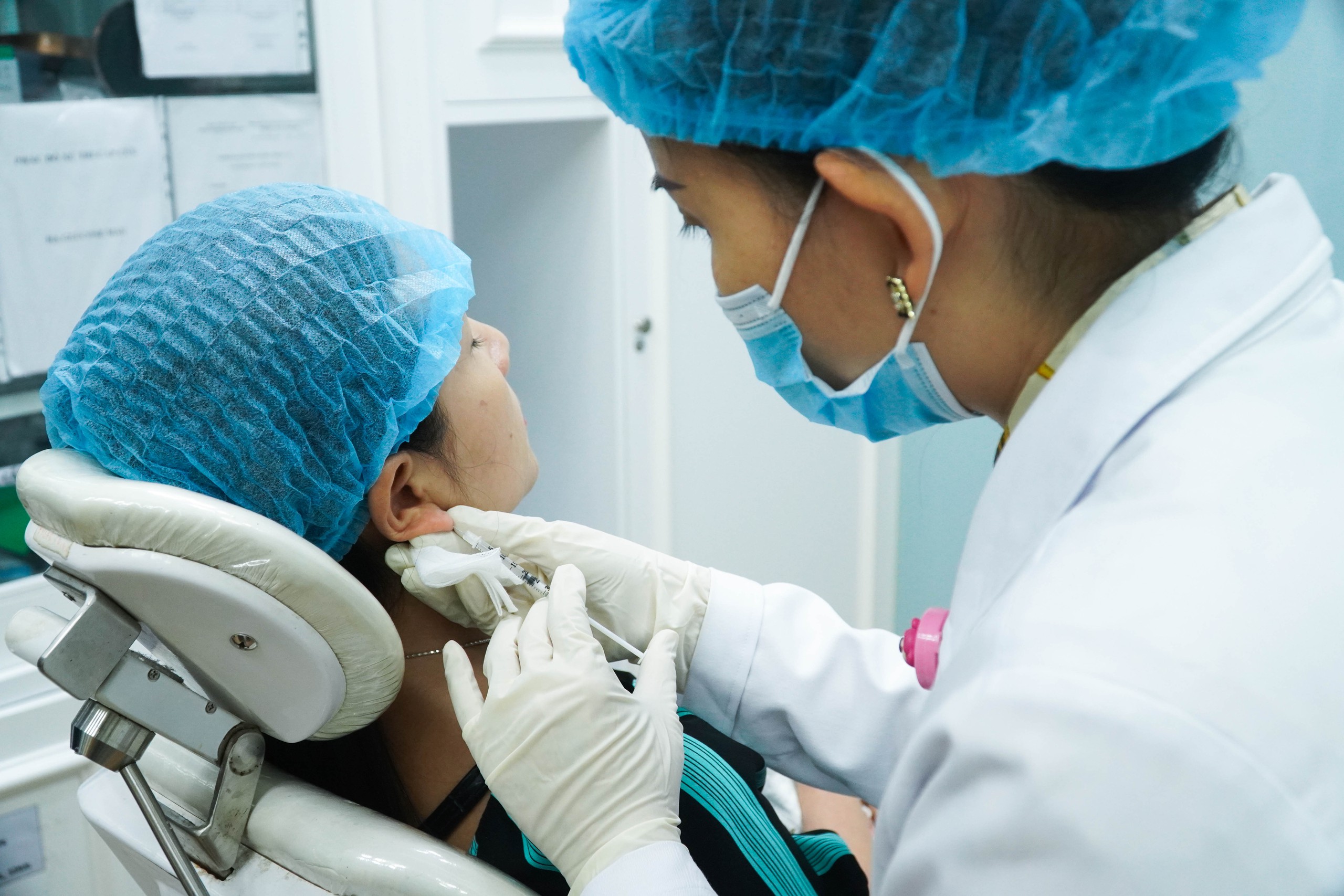 Xu hướng làm "tai Phật" cầu lộc đón Tết gia tăng- Ảnh 3. Xu hướng làm "tai Phật" cầu lộc đón Tết gia tăng- Ảnh 3.