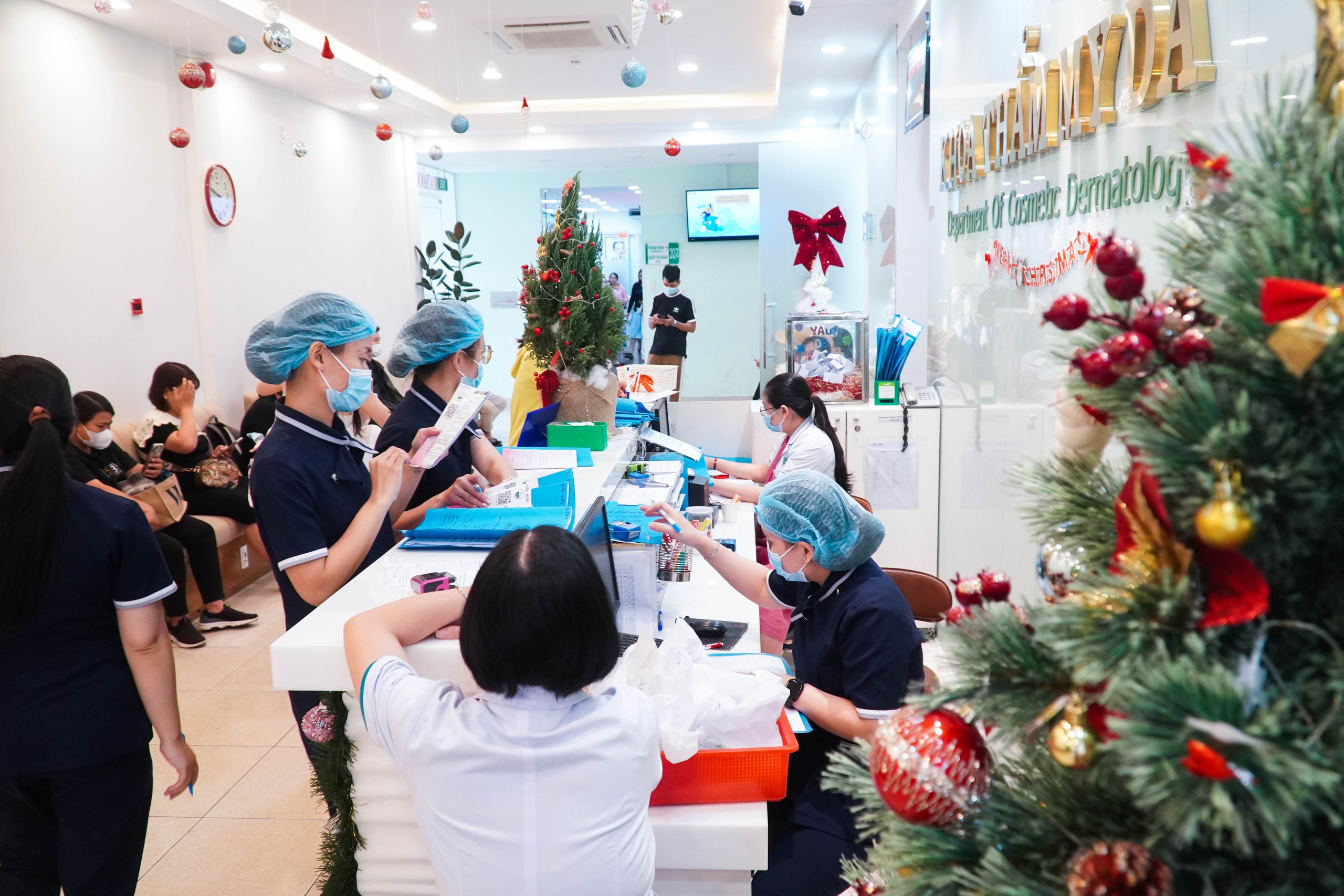 Xu hướng làm "tai Phật" cầu lộc đón Tết gia tăng- Ảnh 1. Xu hướng làm "tai Phật" cầu lộc đón Tết gia tăng- Ảnh 1.