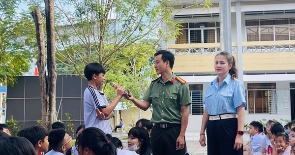 Tuyên truyền cách ngăn chặn thuốc lá điện tử xâm nhập trường học 1 image963 1734166926750 17341669272001036518082 189 0 1439 2000 crop 1734166944398662060263