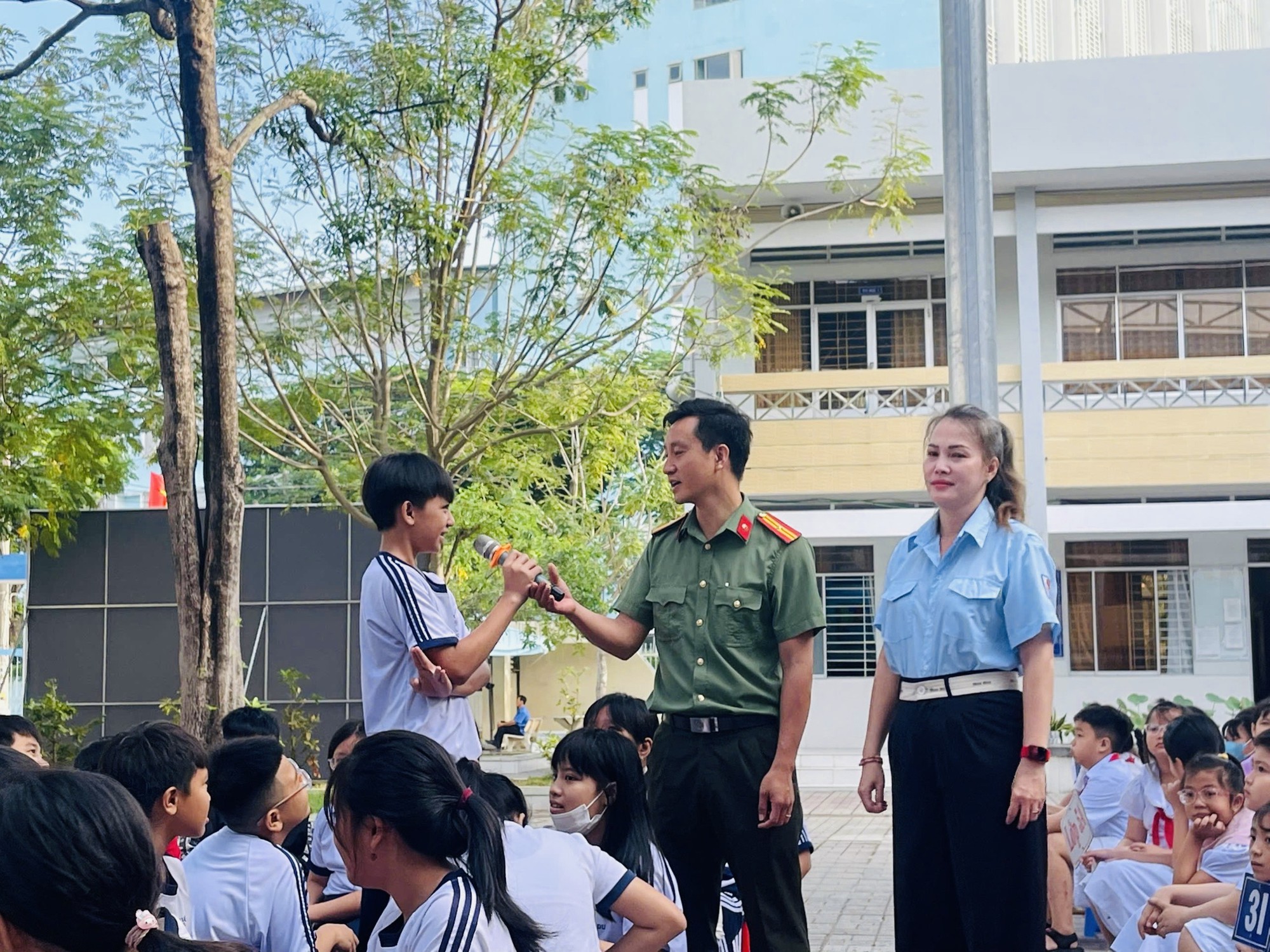 Tuyên truyền cách ngăn chặn thuốc lá điện tử xâm nhập trường học- Ảnh 2. Tuyên truyền cách ngăn chặn thuốc lá điện tử xâm nhập trường học- Ảnh 2.